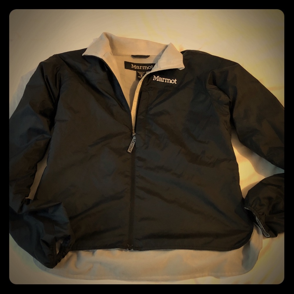 Marmot jacket in black water resistant and lined